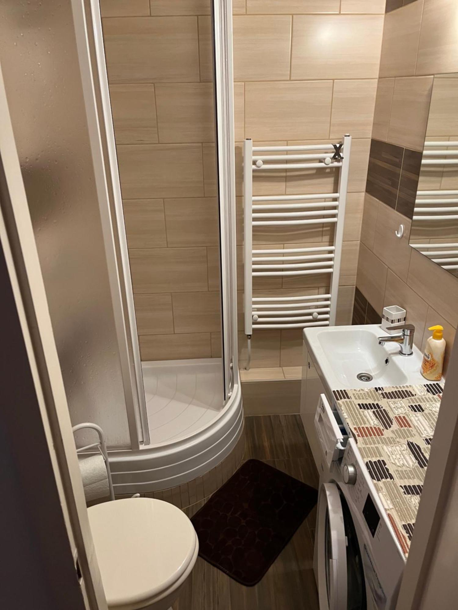 Var Apartman ميسكولك المظهر الخارجي الصورة